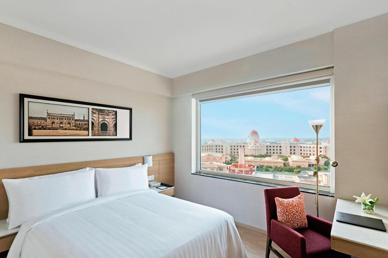 Fairfield By Marriott Lucknow Hotel Екстериор снимка
