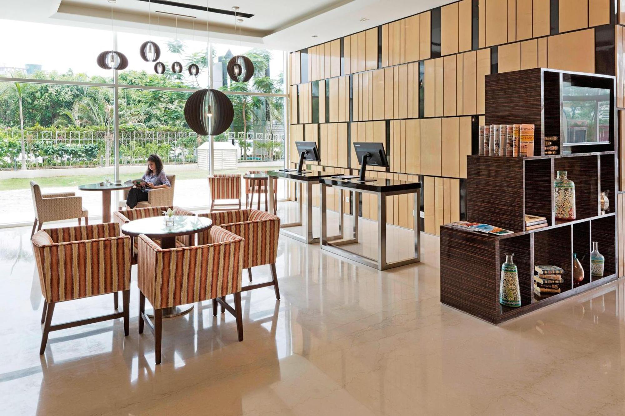 Fairfield By Marriott Lucknow Hotel Екстериор снимка